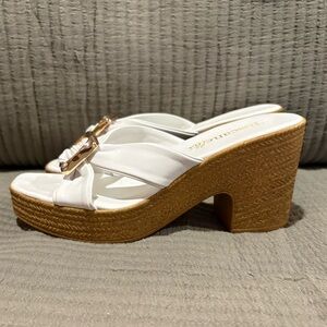 Toscanella made in Italy White Criss Cross Strap Wedge Sandals Gold Buckle Sz 8